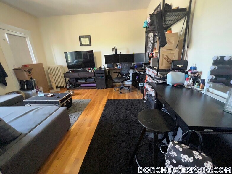 Building Photo - 127 Washington St