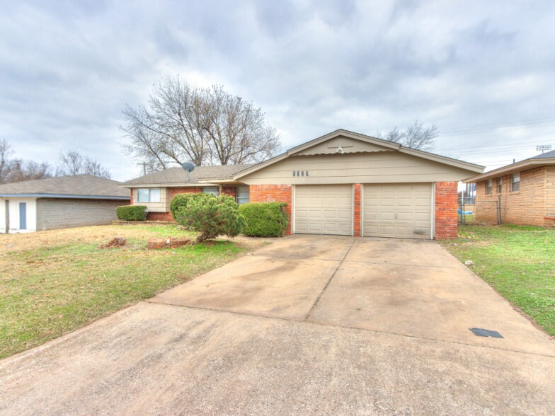 Building Photo - 8604 NE 33rd St