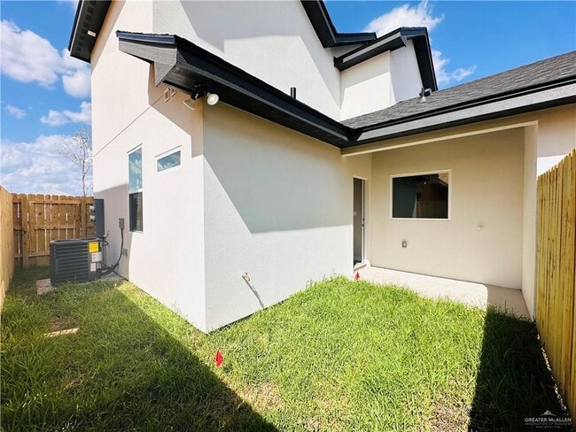 Building Photo - 18 San Andres