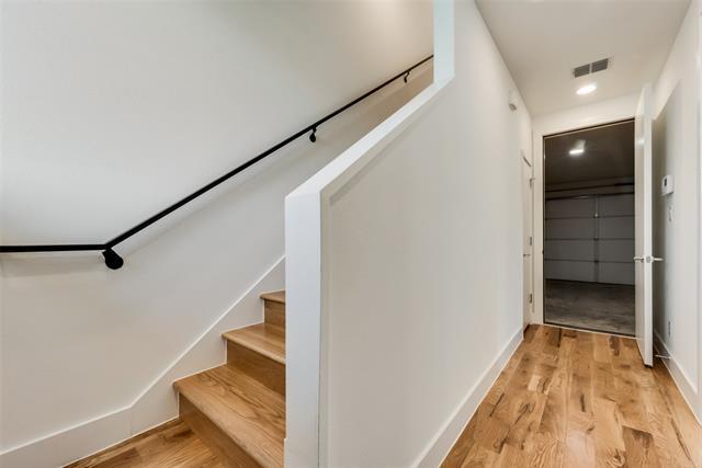 Building Photo - 1906 Annex Ave