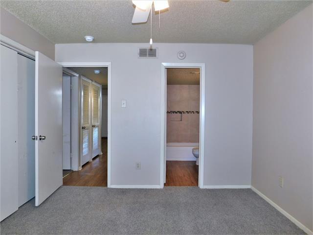 Building Photo - 218 N Texas Blvd