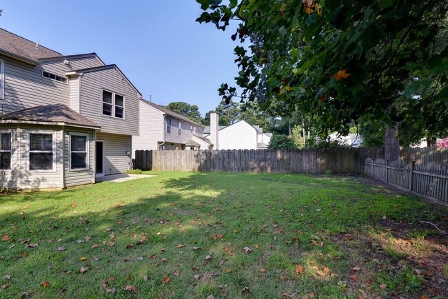 Building Photo - Well Maintained Coventry Home