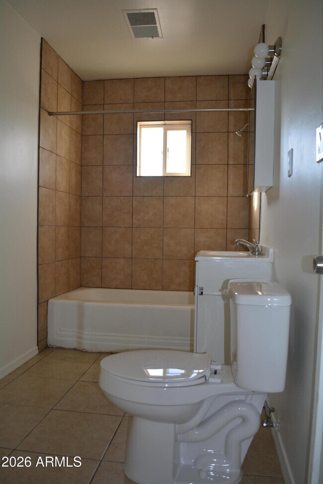 Building Photo - 4003 N 22nd Ave