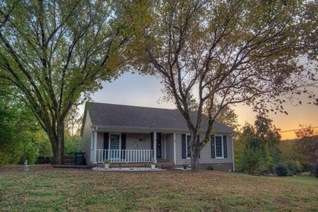 Primary Photo - Harpeth Woods Home with Large Fenced in Ya...