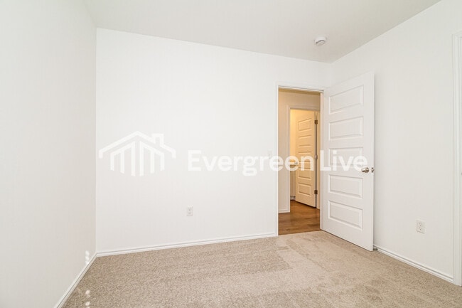 Building Photo - 1833 Rock Elm Dr