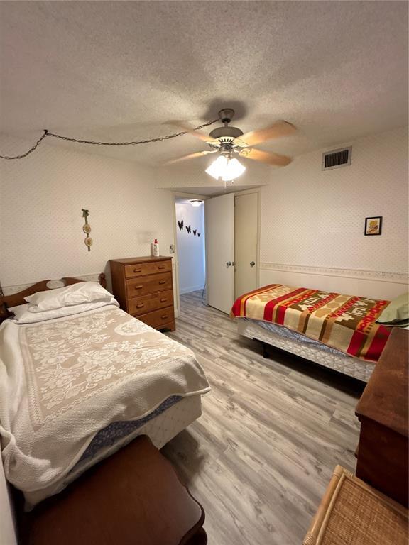 Building Photo - 4775 Cove Cir