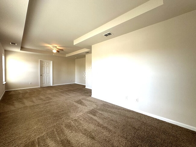 Building Photo - 4 Bed 2.5 Bath in Old Stone Crossing