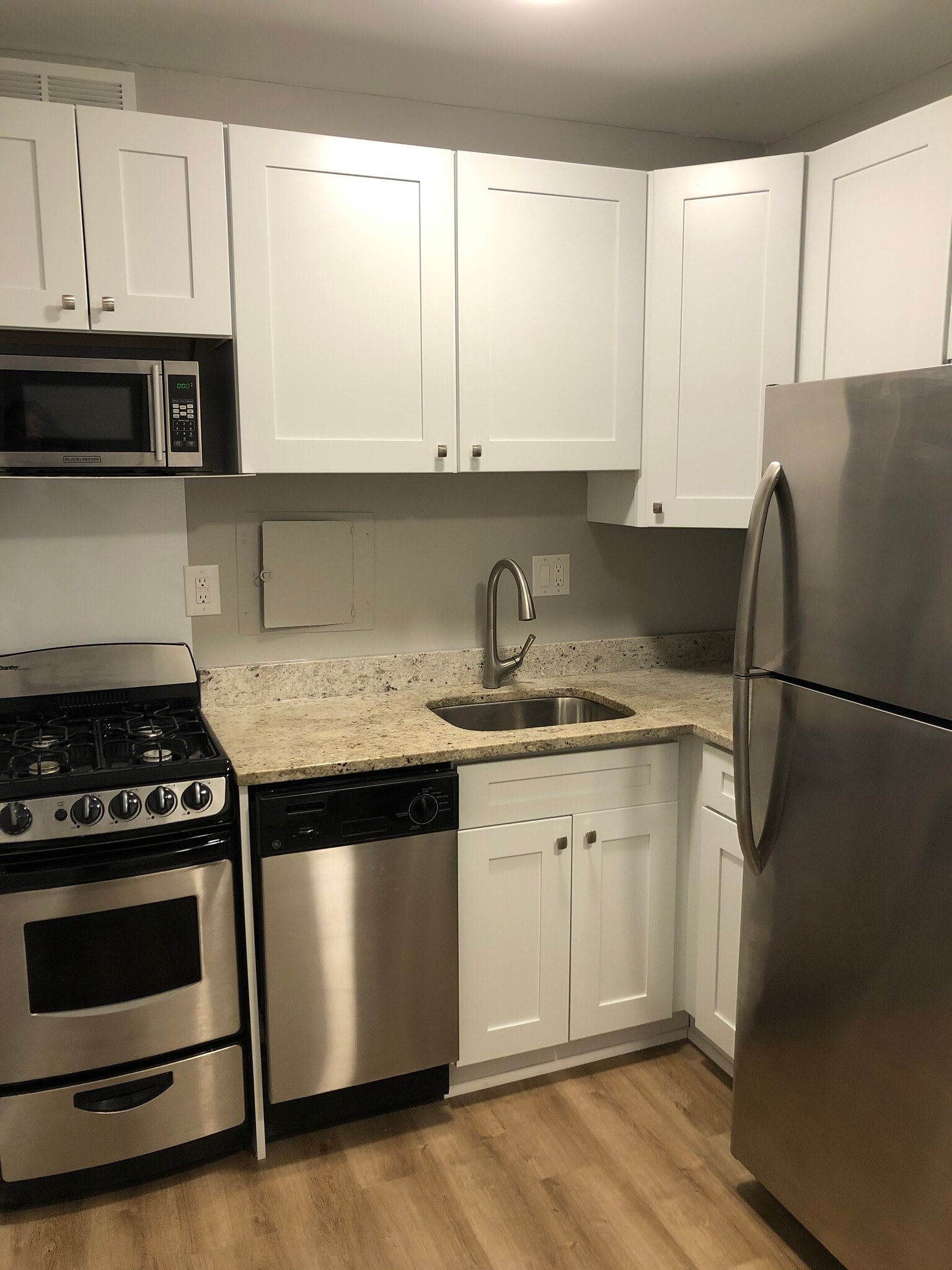 Building Photo - 300 M St SW