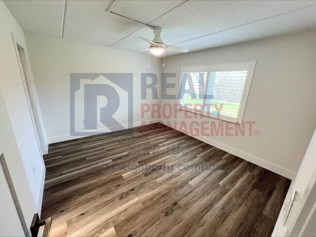 Building Photo - 649 S Tamiami Trl