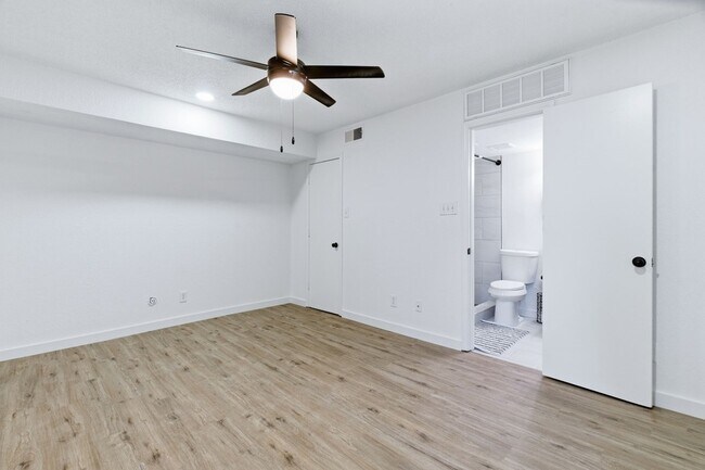 Building Photo - 3101 Sondra Dr