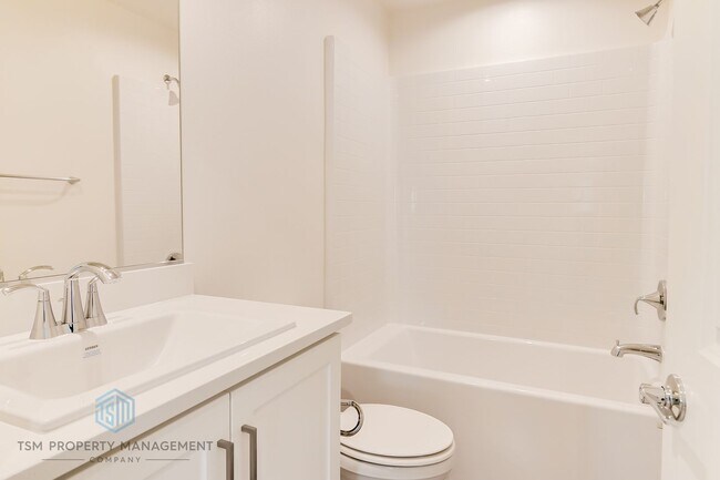 Building Photo - 16076 Jaegar Ln