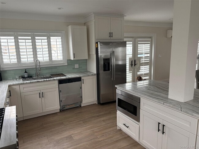 Building Photo - 2 Bay 9th St