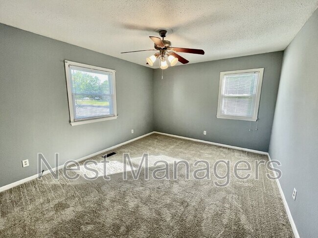 Building Photo - 7401 Paxton Dr