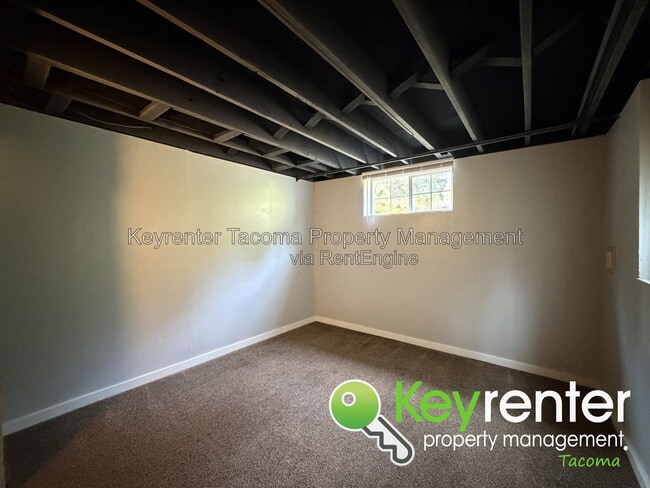 Building Photo - 629 Sandra Lee Ct SE