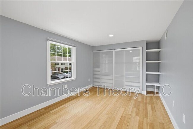 Building Photo - 5713 Independence Cir