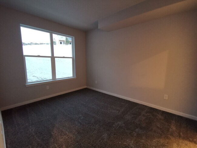 Building Photo - 2261 Buttercup Ln