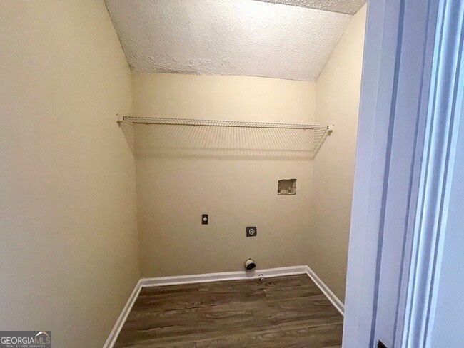 Building Photo - 30 Lake Birch Dr