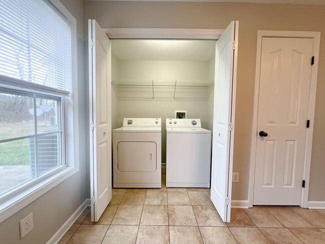 Building Photo - 781 Cherrybark Ln