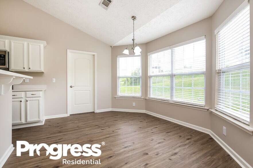 Building Photo - 106 Lyndhurst Dr