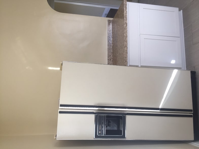 Building Photo - 704 10th Ave