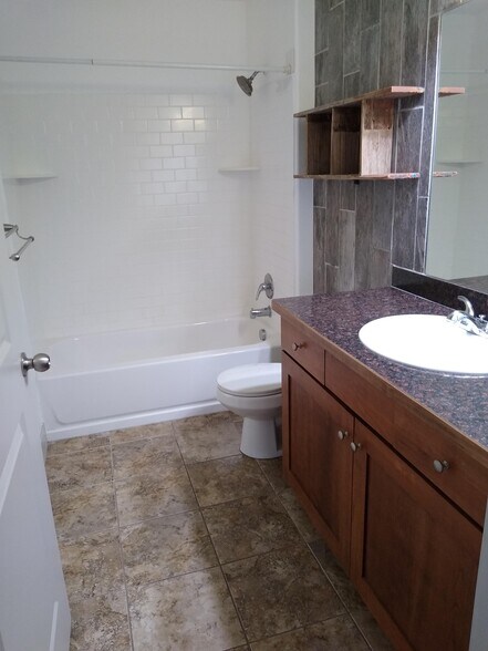 Master Bath - 1045 S 1700 W