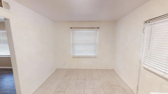Building Photo - 506 Goodnight Dr