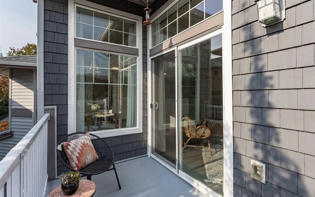 Building Photo - 15070 SW Mallard Dr