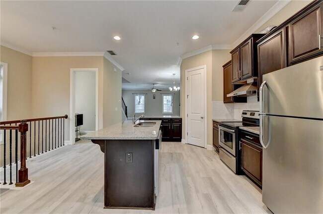 Building Photo - 2405 Tenor Ln