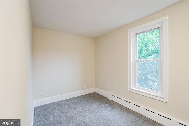 Building Photo - 455 Ripka St