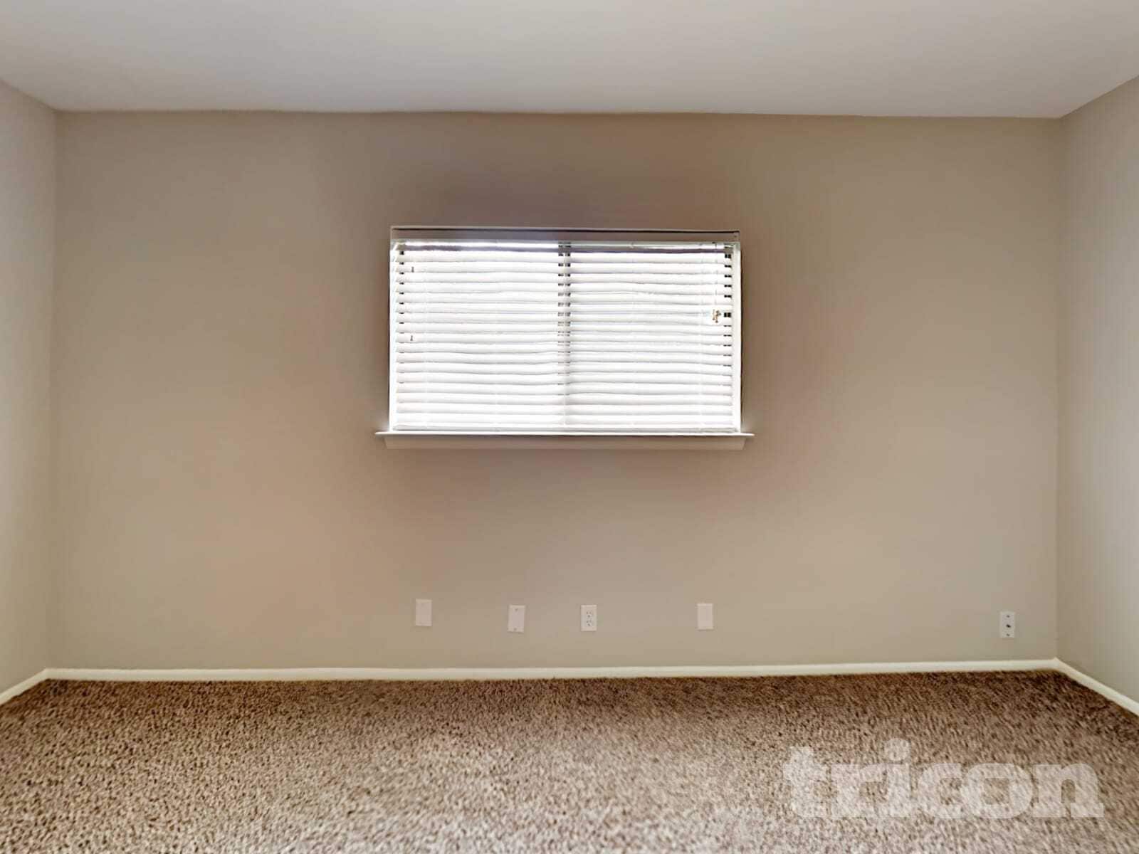 Building Photo - 7606 Chatsworth