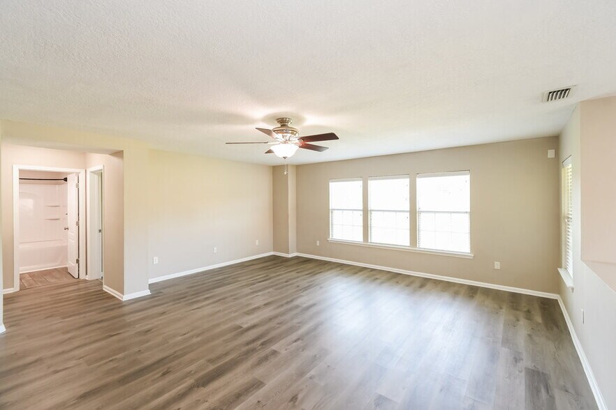 Building Photo - 75047 Brookwood Dr