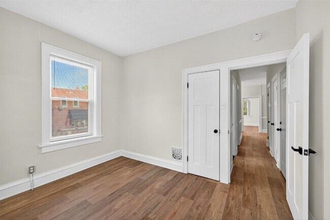 Building Photo - 5803 S Kings Highway Blvd