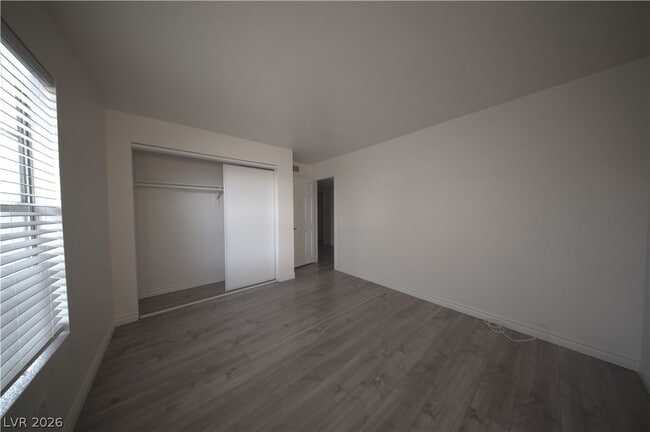 Building Photo - 2606 S Durango Dr