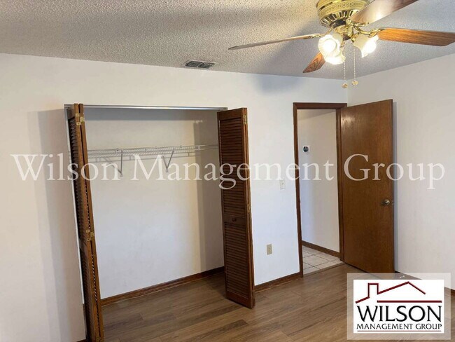 Building Photo - 1420 Flamingo Dr