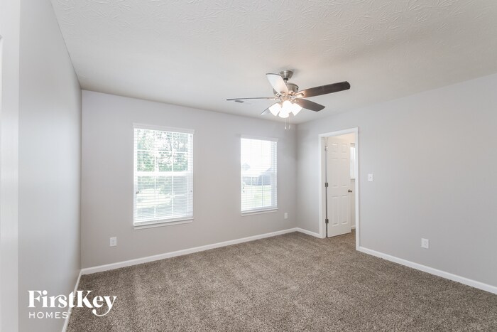 Building Photo - 2020 Eagles Ridge Dr