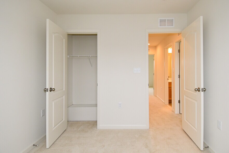 Building Photo - 11 Cecily Way