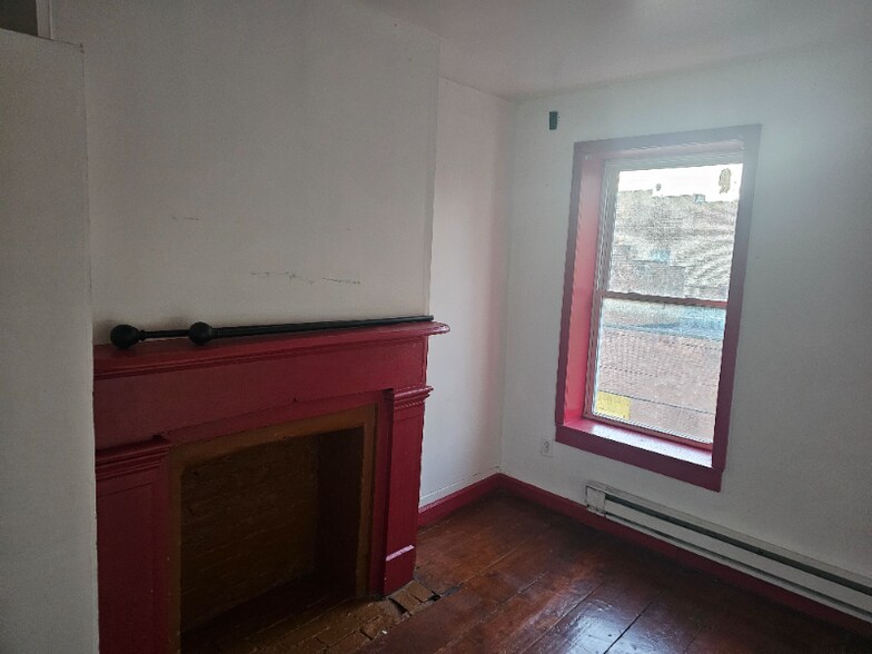 Building Photo - 52 Clinton St