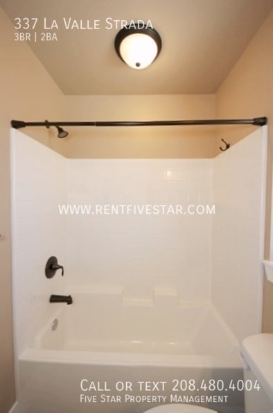 Building Photo - 337 La Valle Strada