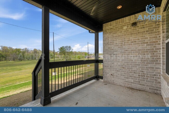 Building Photo - 1124 Bunker Dr