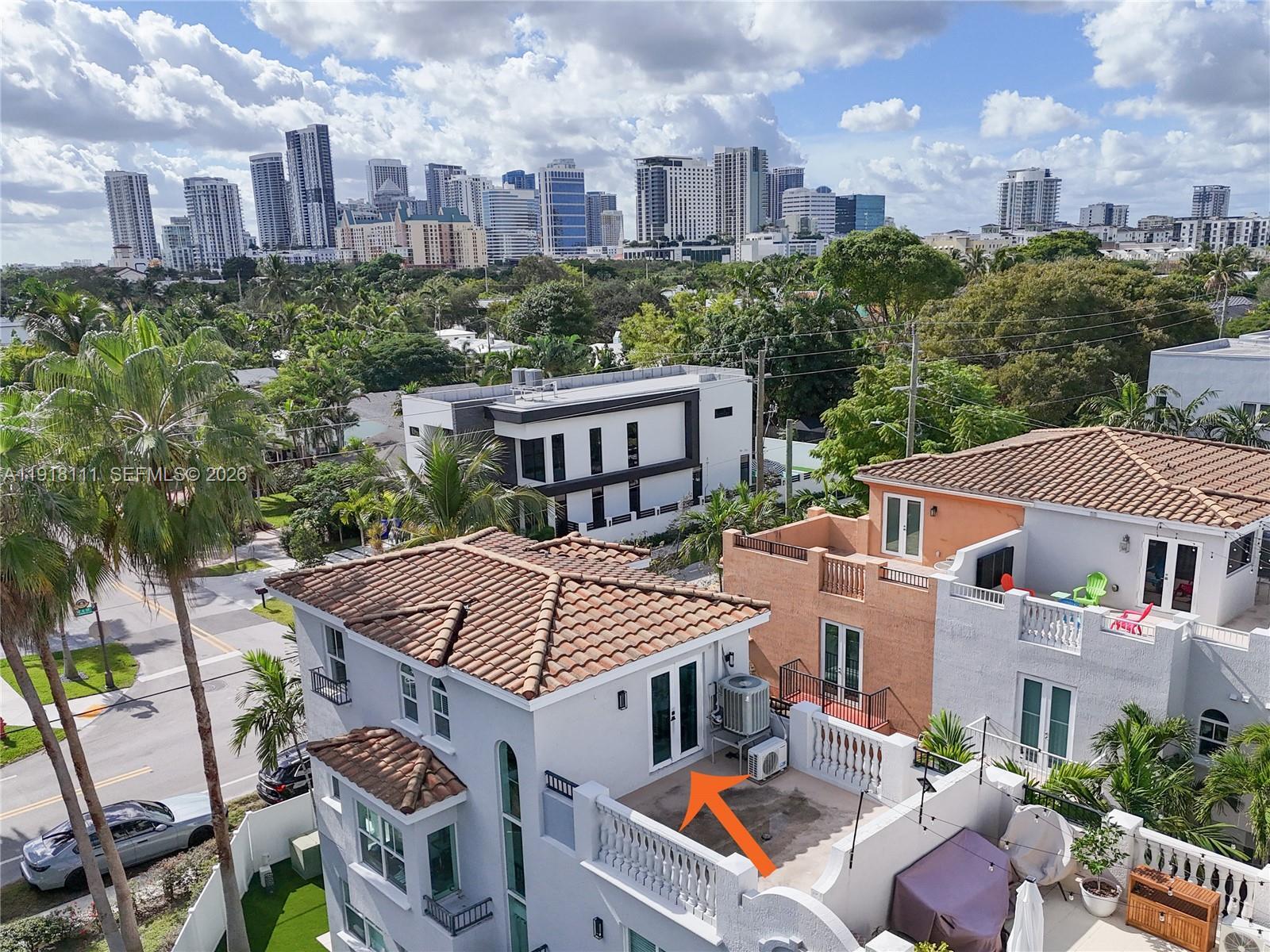 Building Photo - 601 NE 11th Ave