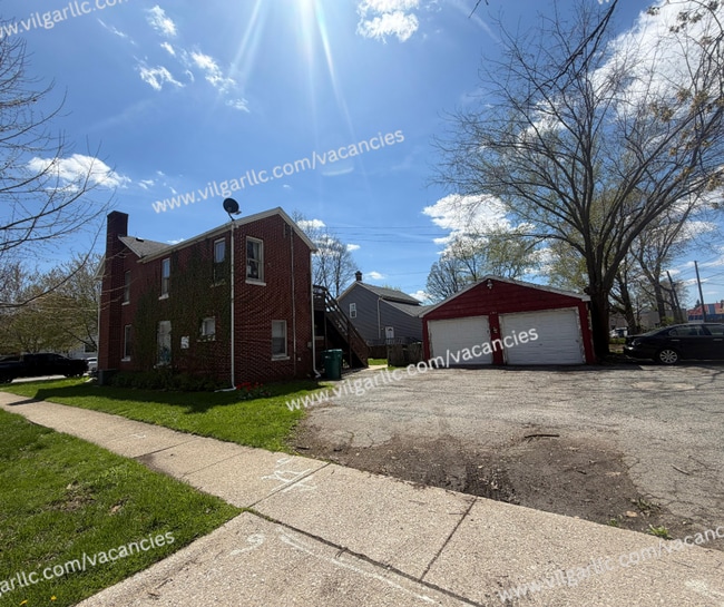 Building Photo - 1201 Maple Ave