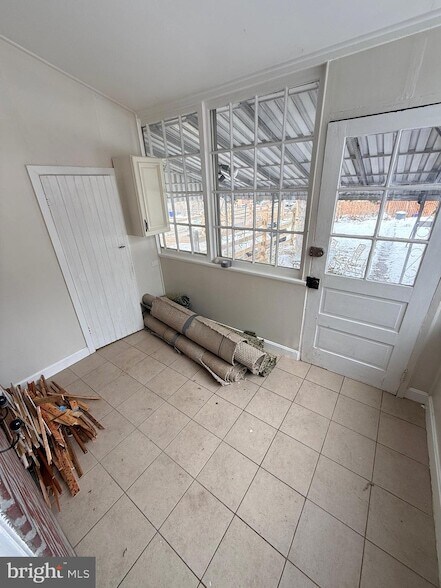 Building Photo - 1203 Cherry St