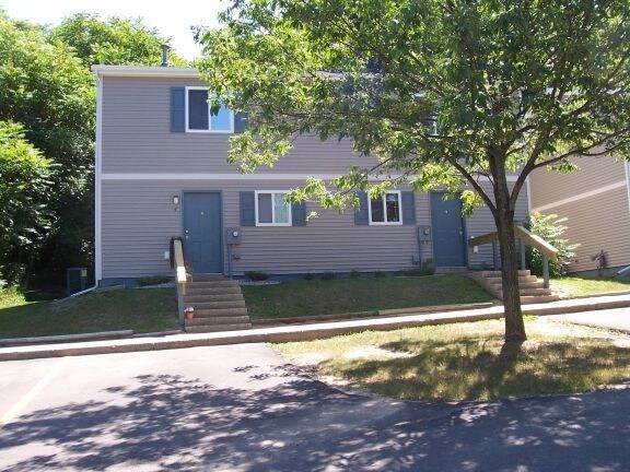 Chapita Hills Townhomes - Chapita Hills Apartments