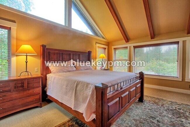 Building Photo - 3 Bed, 2 Bath, 1 Acre Home in Ridgefield, WA