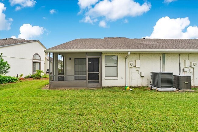 Building Photo - 112 Lakepointe Cir