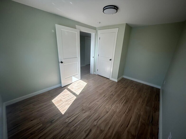 Building Photo - 312 B St