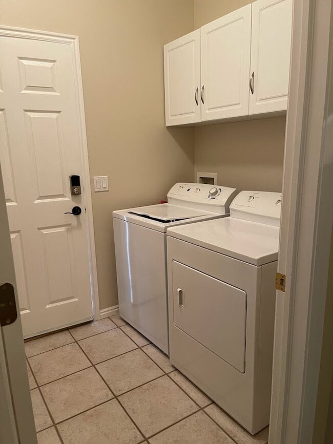 Building Photo - Beautiful 3 Bedroom Home in Coral Canyon!