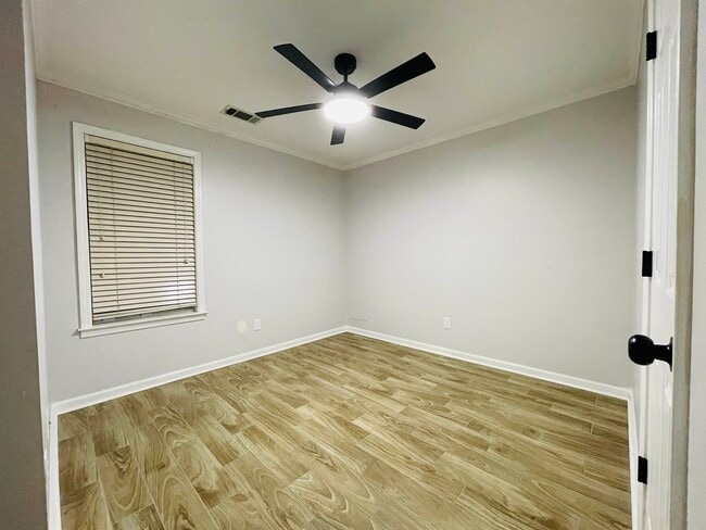 Building Photo - 2256 Lake Springs Ln