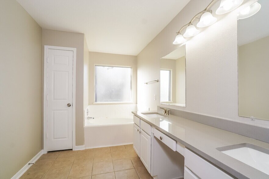 Building Photo - 24223 Camillia Ridge Way