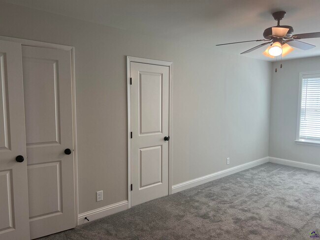 Building Photo - 250 High Ridge Ct